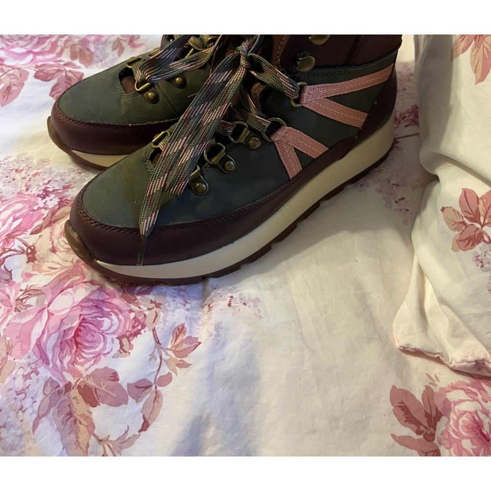 Alex Marie Thayla Suede olive Maroon Pink lace up boot size 6